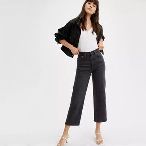 Levi's Ribcage Straight Ankle Jeans in
Washed Black Sz 26